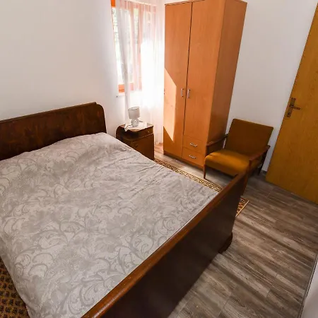 Serene In Veli I With Fenced Garden Holiday home Veli Iz