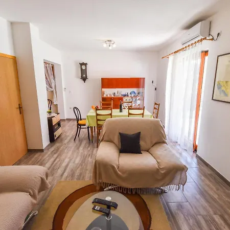 Holiday home Serene In Veli I With Fenced Garden Veli Iz